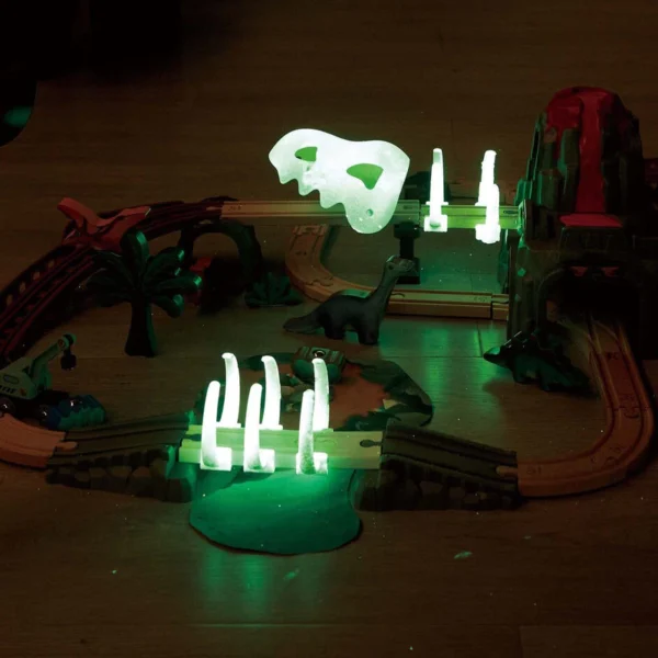 sg-11134201-7rfg6-m337sxuui3hgec.webp Dino Railway Adventure Set
